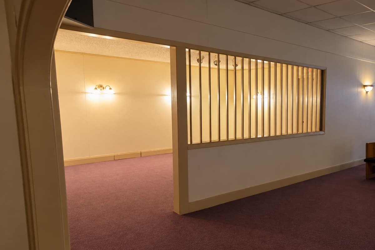 Lounge before renovation